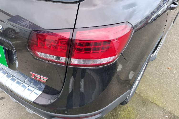 Used Yema T70 2016 1.8T CVT Elegant Model Exterior 3