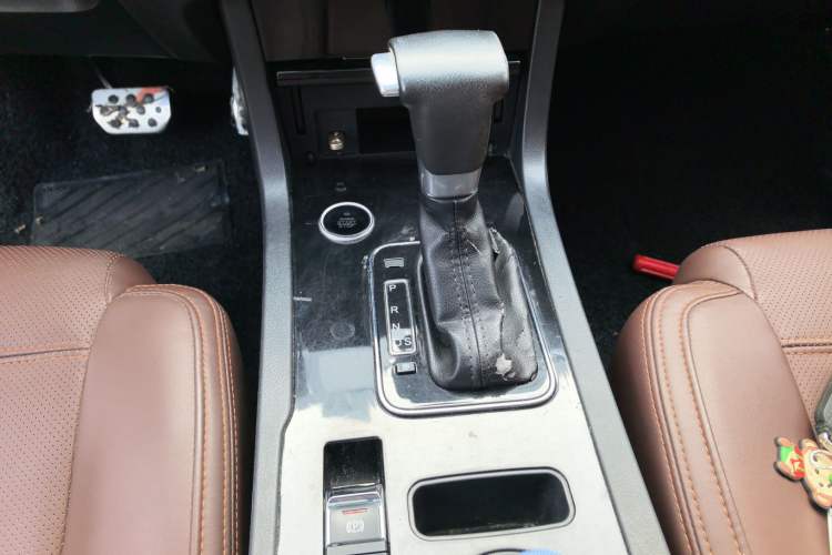 Used Yema T70 2016 Upgraded Model 1.8T CVT Flagship Edition Gear Lever