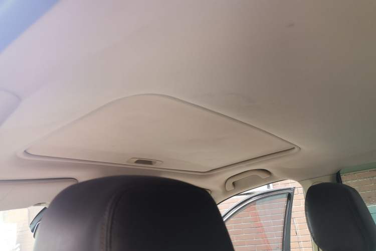 Used Yema T70 2016 1.8T CVT Elegant Model Headliner