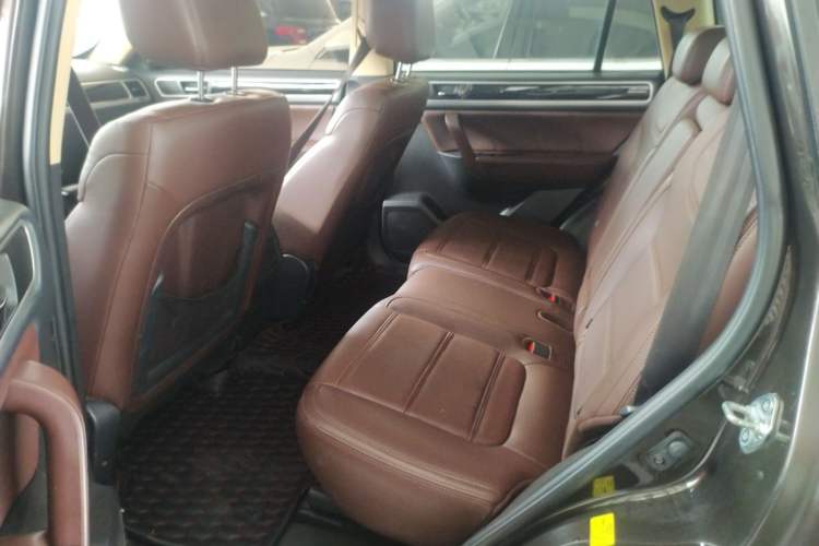 Used Yema T70 2016 Upgraded Model 1.8T CVT Flagship Edition Interior 1