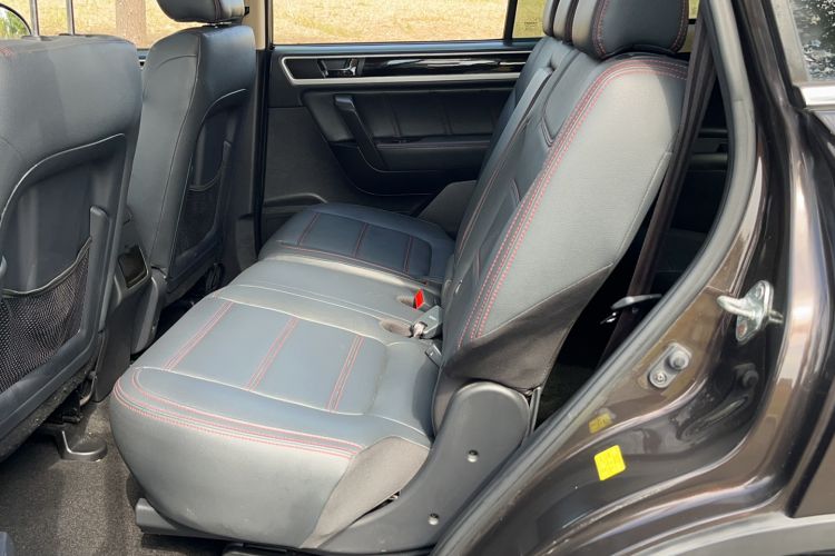Used Yema T70 2016 Upgraded Model 1.5T Manual Luxury Version Interior 1