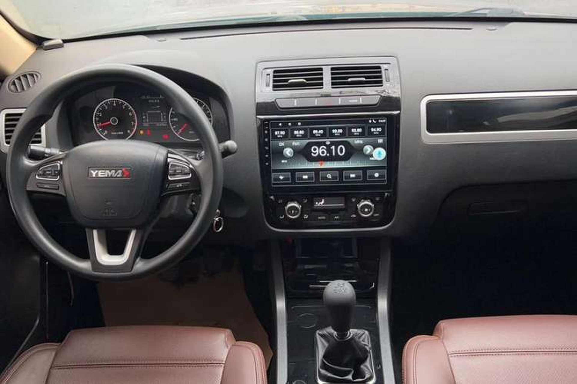 Used Yema T70 2016 Upgraded Model 1.8L Manual Comfort Version Interior 2