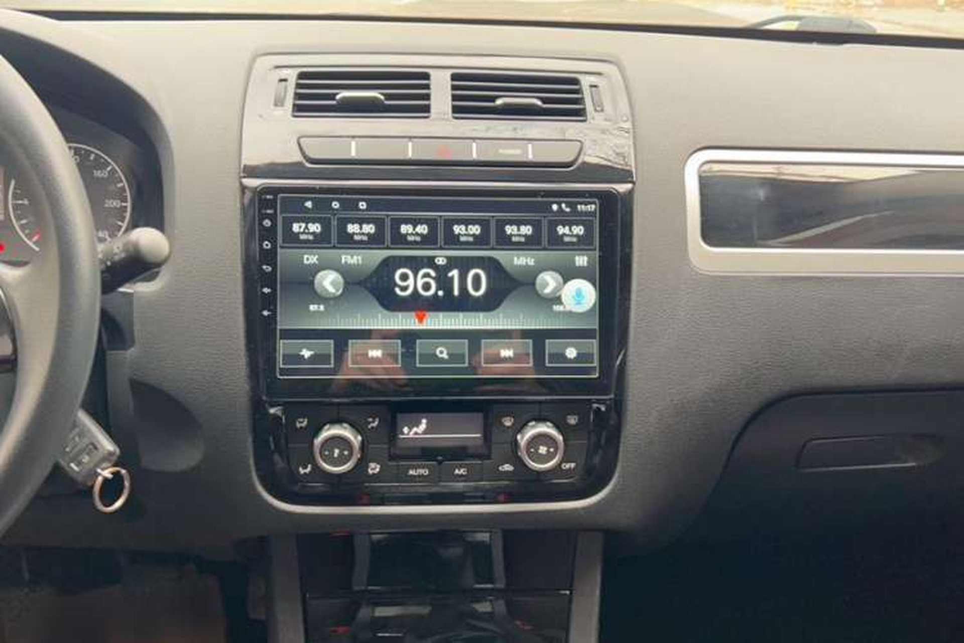 Used Yema T70 2016 Upgraded Model 1.8L Manual Comfort Version Interior 4