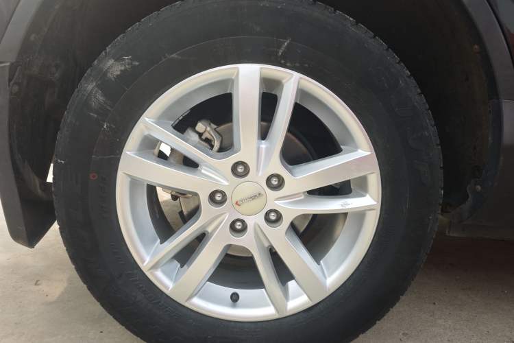 Used Yema T70 2016 Upgraded Model 1.8L Manual Elite Version Left Front Wheel Hub