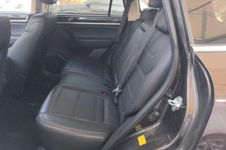 Used Yema T70 2016 1.8T CVT Elegant Model Left Rear Seat