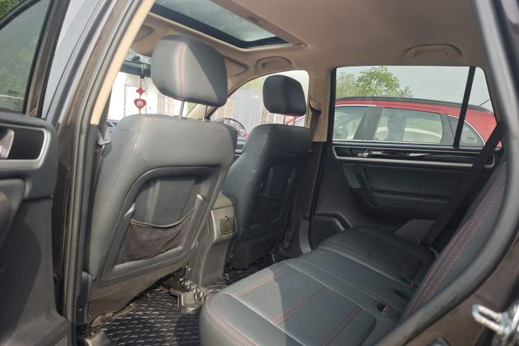 Used Yema T70 2016 Upgraded Model 1.8L Manual Elite Version Left Rear Seat