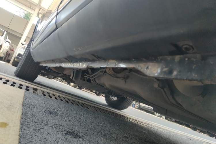 Used Yema T70 2016 1.8T CVT Elegant Model Left Side Sill