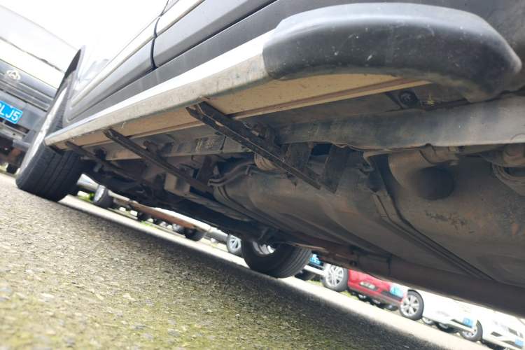 Used Yema T70 2016 1.8T CVT Elegant Model Left Side Sill