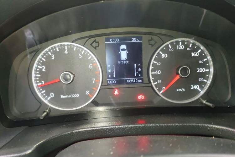 Used Yema T70 2016 1.8L Manual Value Edition Odometer Close Up