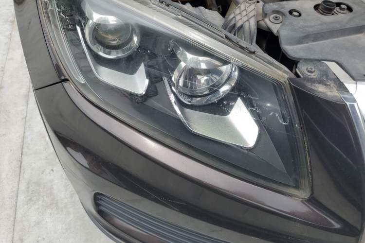 Used Yema T70 2016 Upgraded Model 1.5T Manual Leading Version Right Front Headlight