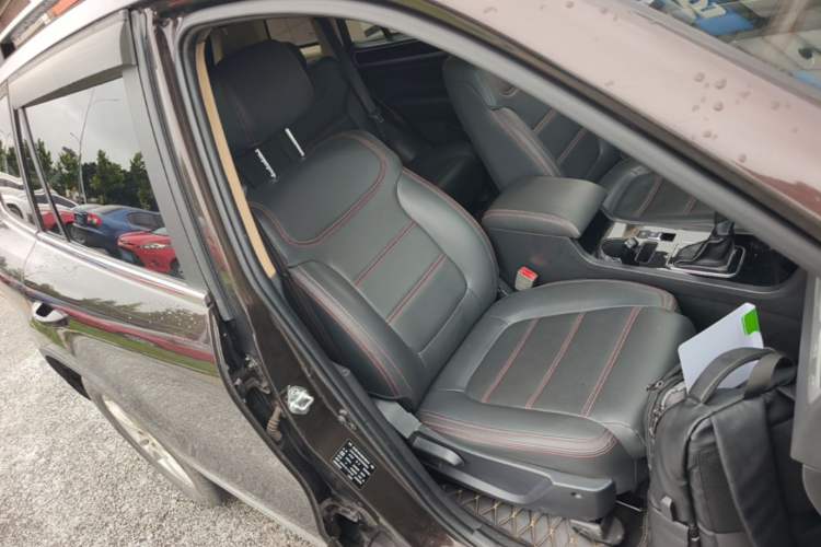 Used Yema T70 2016 1.8T CVT Elegant Model Right Front Seat