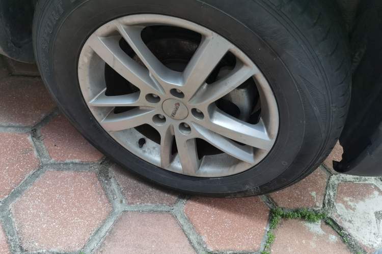 Used Yema T70 2016 1.8T CVT Elegant Model Right Front Wheel Hub