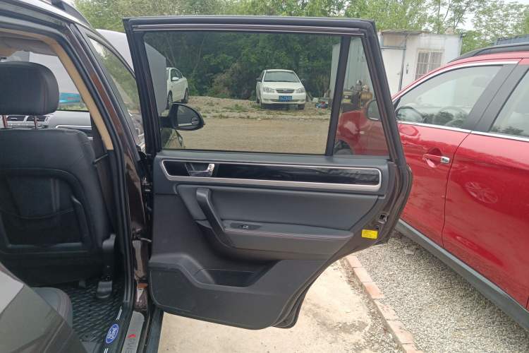 Used Yema T70 2016 Upgraded Model 1.8L Manual Elite Version Right Rear Door Interior