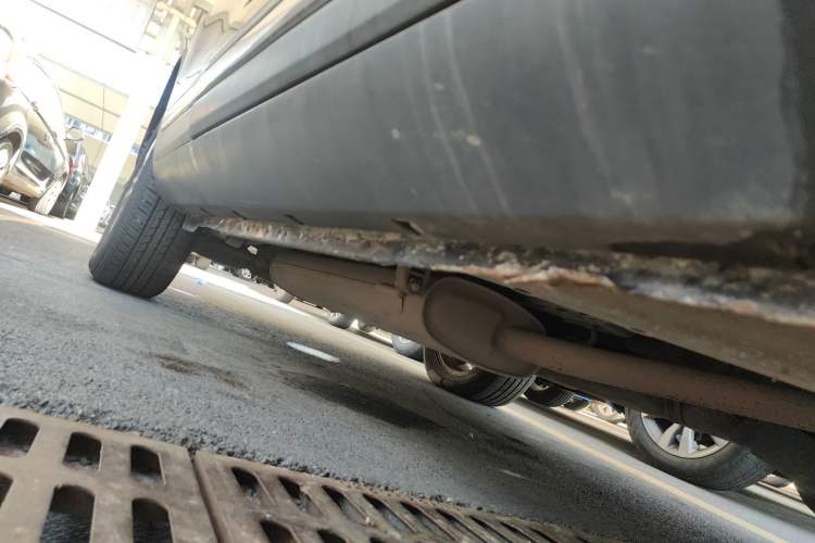 Used Yema T70 2016 1.8T CVT Elegant Model Right Side Sill