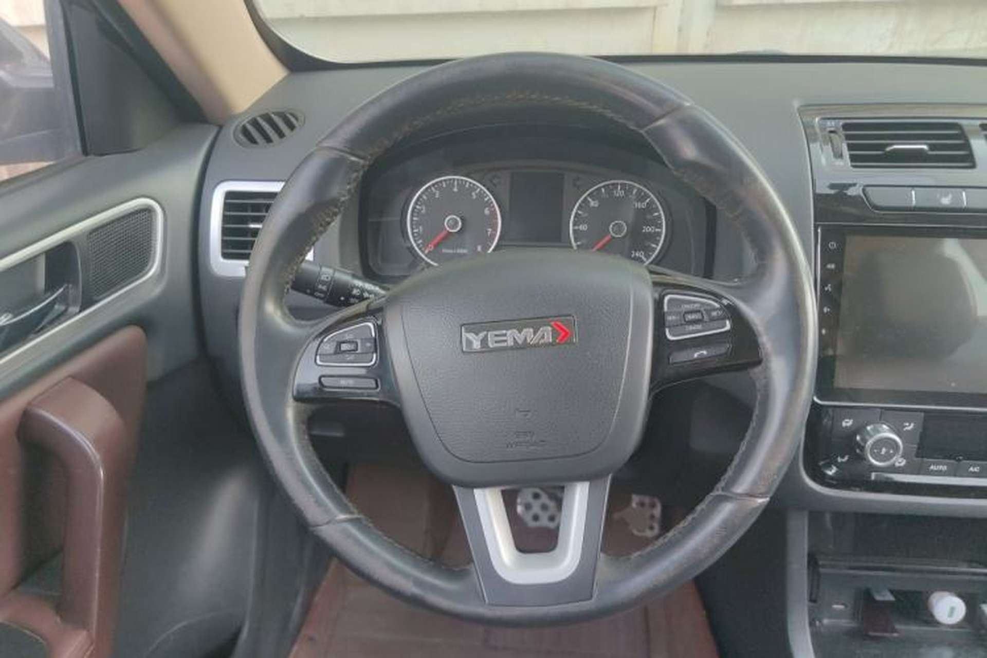 Used Yema T70 2016 Upgraded Model 1.8T CVT Flagship Edition Steering Wheel