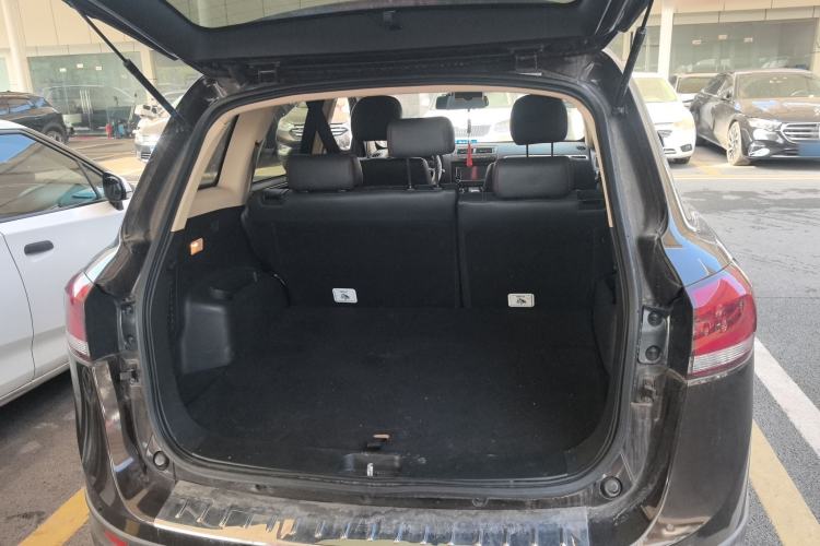 Used Yema T70 2016 1.8T CVT Elegant Model Trunk