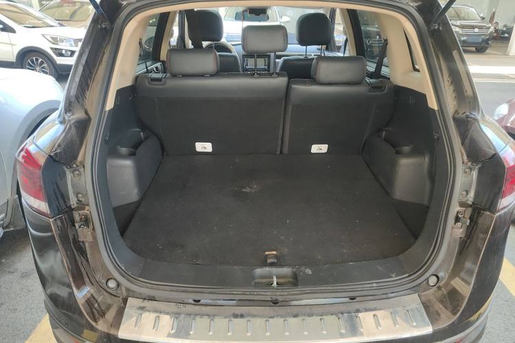 Used Yema T70 2016 1.8T CVT Elegant Model Trunk