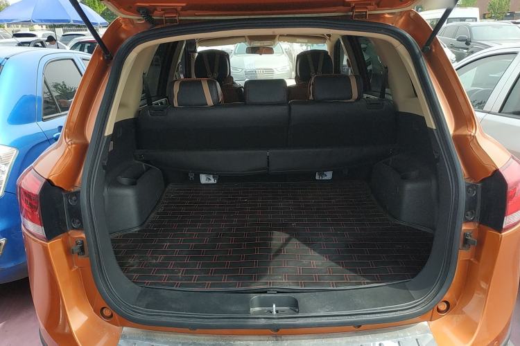 Used Yema T70 2016 Upgraded Model 1.8L Manual Elite Version Trunk