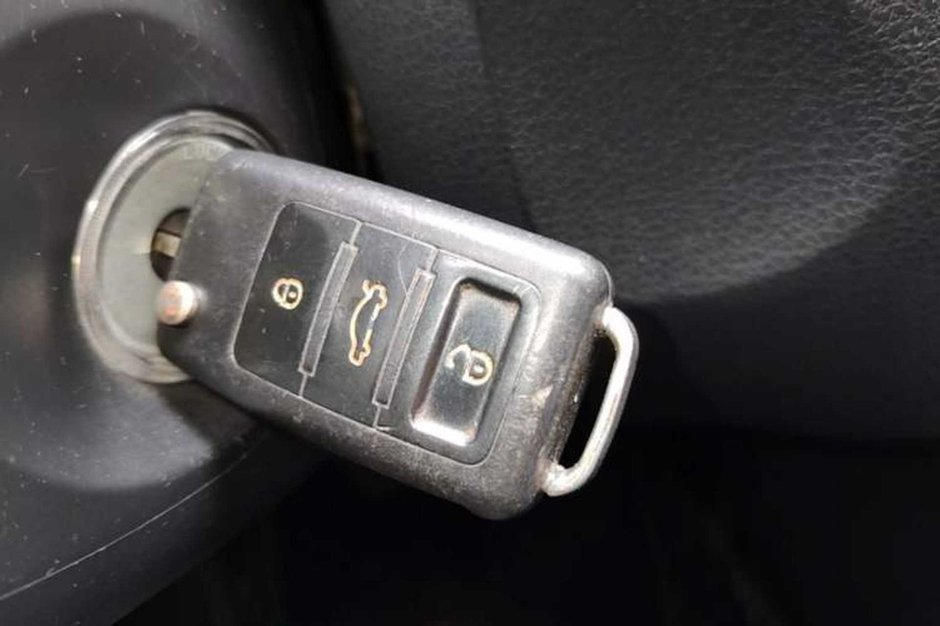 Used Yema T70 2016 1.8T CVT Elegant 7-Seater Vehicle Key