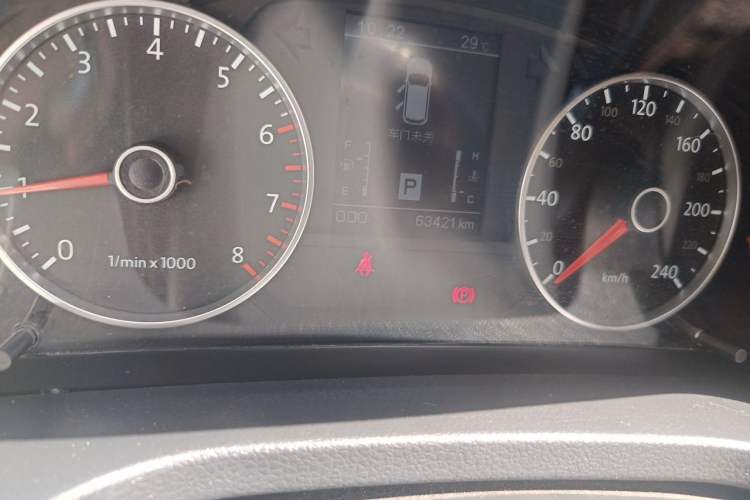 Used Yema T70 2016 Upgraded Model 1.8T CVT Flagship Edition Odometer Close Up