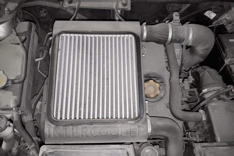 Used Yema T70 2016 Upgraded Model 1.8T CVT Flagship Edition Engine Bay