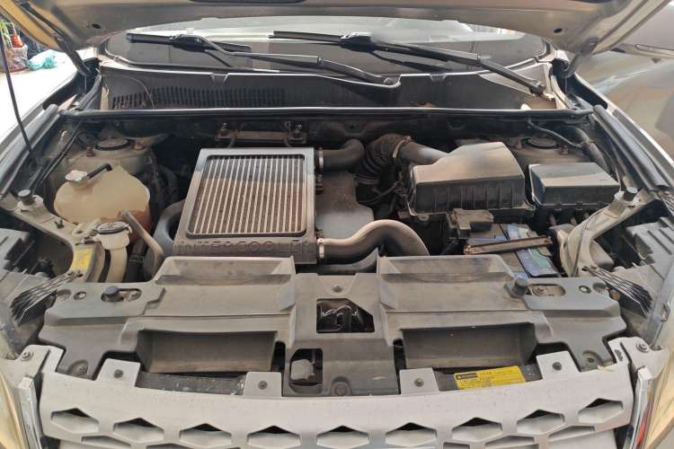 Used Yema T70 2016 Upgraded Model 1.5T Manual Luxury Version Engine Bay