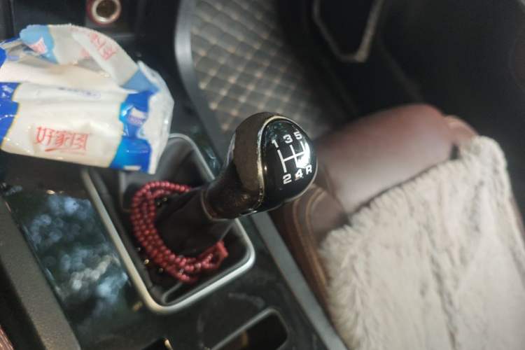 Used Yema T70 2016 Upgraded Model 1.8L Manual Comfort Version Gear Lever