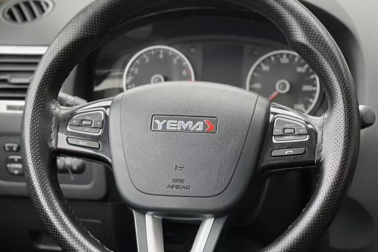 Used Yema T70 2016 Upgraded Model 1.5T Manual Luxury Version Interior 2