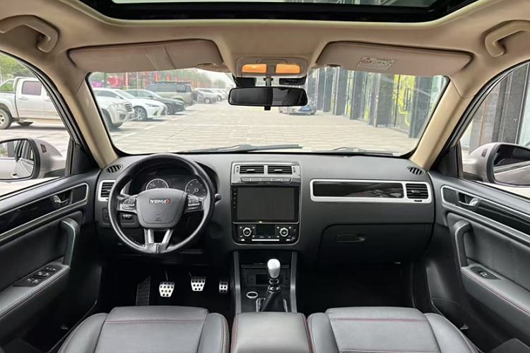 Used Yema T70 2016 Upgraded Model 1.5T Manual Luxury Version Interior 4