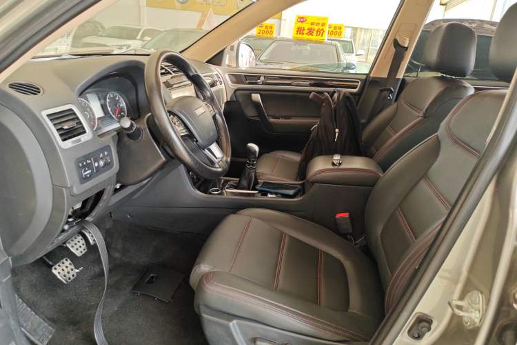 Used Yema T70 2016 Upgraded Model 1.5T Manual Luxury Version Left Front Seat