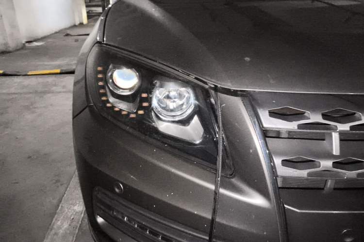 Used Yema T70 2016 Upgraded Model 1.8T CVT Flagship Edition Right Front Headlight