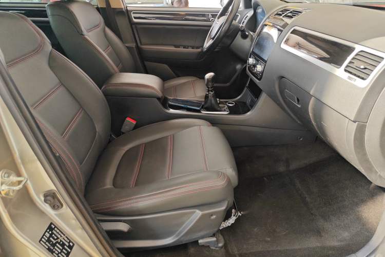 Used Yema T70 2016 Upgraded Model 1.5T Manual Luxury Version Right Front Seat
