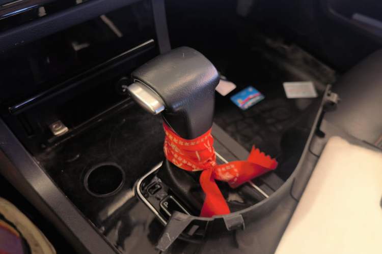 Used Yema T70 2016 1.8T CVT Ambition Model Gear Lever