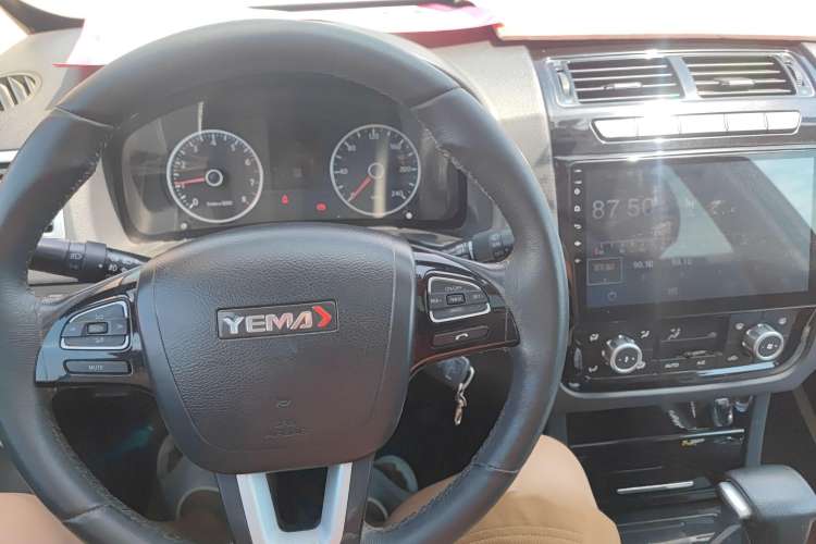 Used Yema T70 2016 1.8T CVT Elegant Model Interior 3