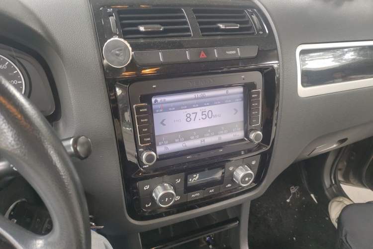Used Yema T70 2016 1.8L Manual Elite Version Audio And AC Panel