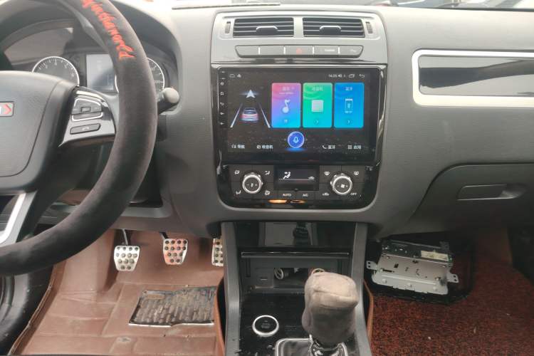 Used Yema T70 2016 Upgraded Model 1.5T Manual Luxury Version Audio And AC Panel