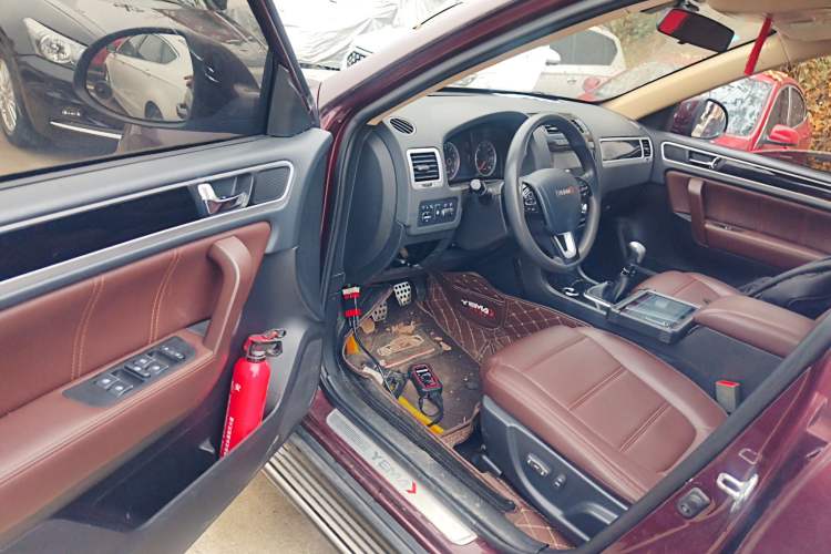 Used Yema T70 2016 Upgraded Model 1.5T Manual Luxury Version Driver Seat