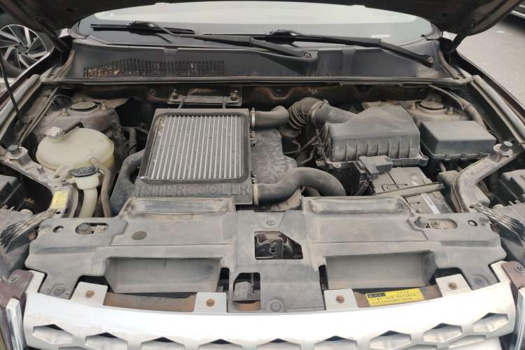 Used Yema T70 2016 Upgraded Model 1.5T Manual Luxury Version Engine Bay