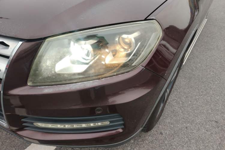 Used Yema T70 2016 Upgraded Model 1.5T Manual Luxury Version Left Front Headlight