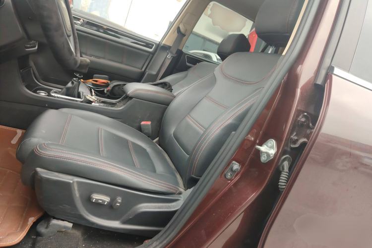 Used Yema T70 2016 Upgraded Model 1.5T Manual Luxury Version Left Front Seat
