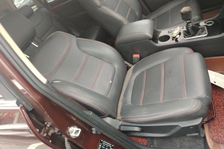 Used Yema T70 2016 Upgraded Model 1.5T Manual Luxury Version Right Front Seat