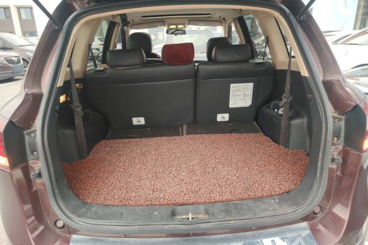 Used Yema T70 2016 Upgraded Model 1.5T Manual Luxury Version Trunk