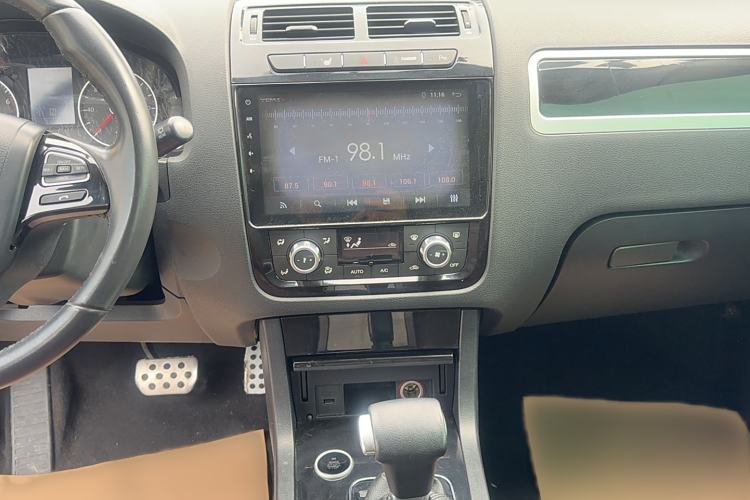 Used Yema T70 2016 Upgraded Model 1.8T CVT Flagship Edition Audio And AC Panel