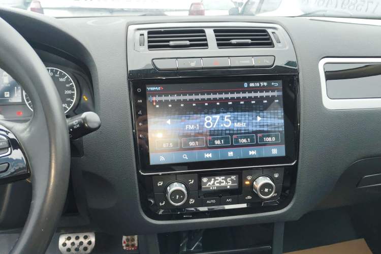 Used Yema T70 2016 Upgraded Model 1.8T CVT Flagship Edition Audio And AC Panel