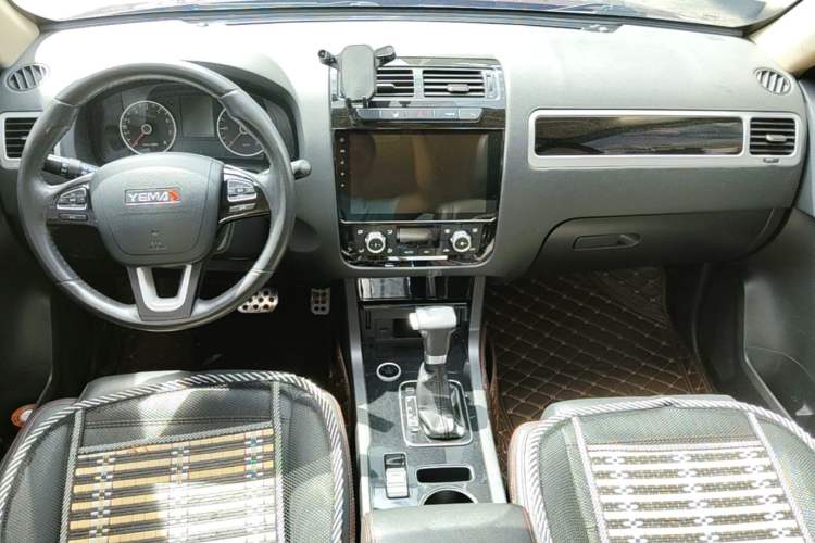 Used Yema T70 2016 1.8T CVT Smart 7-Seater Center Console