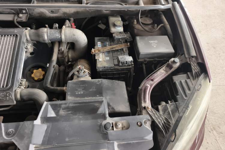 Used Yema T70 2016 1.8T CVT Smart 7-Seater Engine Bay Left