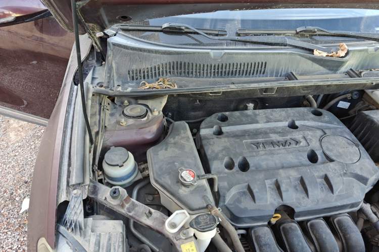 Used Yema T70 2016 Upgraded Model 1.8L Manual Elite Version Engine Bay Right