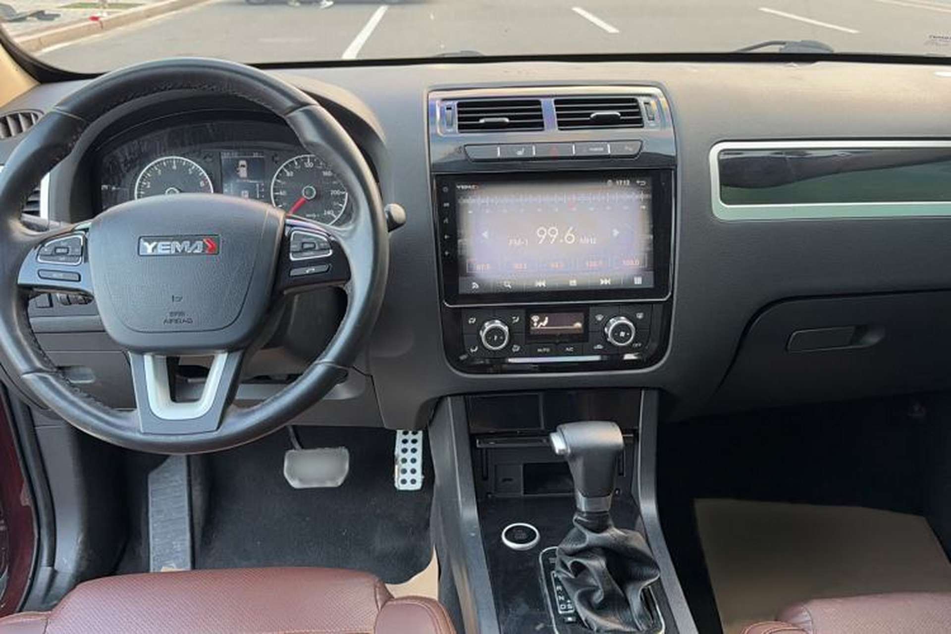 Used Yema T70 2016 Upgraded Model 1.8T CVT Flagship Edition Interior 3