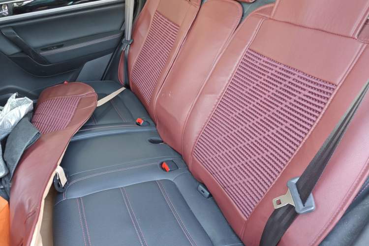 Used Yema T70 2016 Upgraded Model 1.8L Manual Elite Version Left Rear Seat