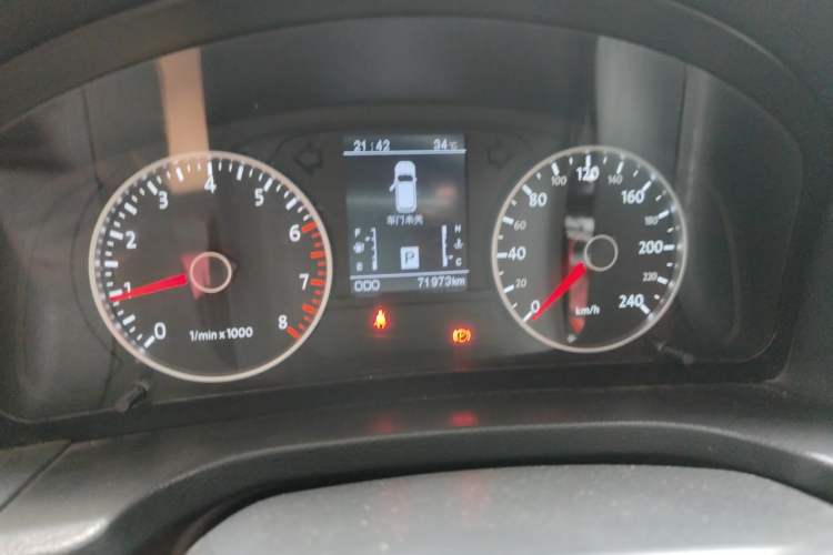 Used Yema T70 2016 1.8T CVT Elegant Model Odometer Close Up